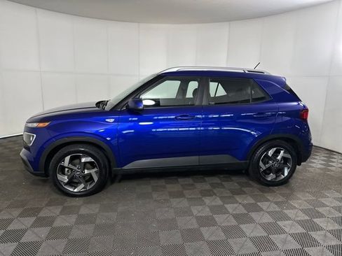 Used 2023 Hyundai Venue SEL image 6