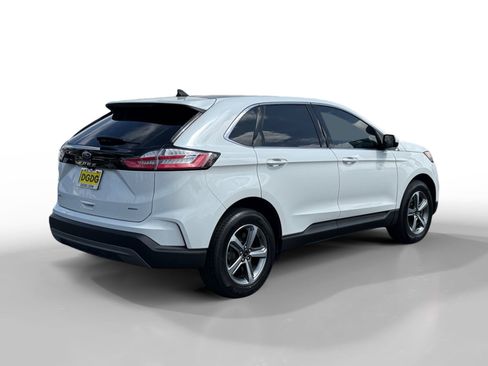Certified 2024 Ford Edge SEL w/ Convenience Package AWD/4WD image 5