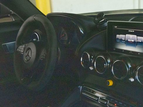 Used 2019 Mercedes-Benz AMG GT R image 22