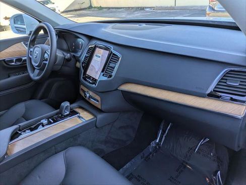 Used 2025 Volvo XC90 B6 Plus w/ Protection Package Premier image 27