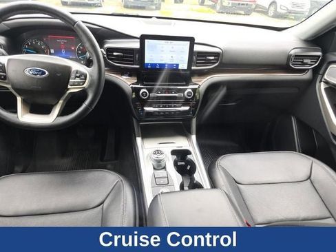 Used 2022 Ford Explorer Limited w/ Equipment Group 301A AWD/4WD image 13