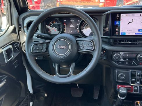Used 2024 Jeep Gladiator Sport AWD/4WD image 39