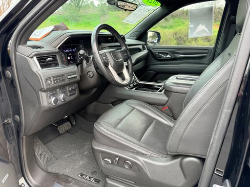 Used 2021 GMC Yukon XL Denali w/ Denali Premium Package image 13