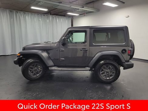 Used 2025 Jeep Wrangler Sport image 5