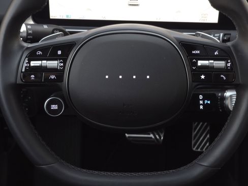 Used 2025 Hyundai Ioniq 6 Limited image 31