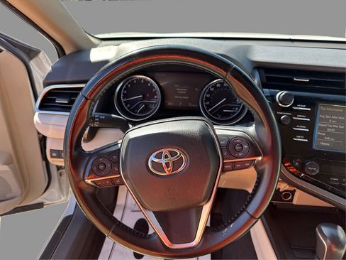Used 2018 Toyota Camry XLE FWD image 29