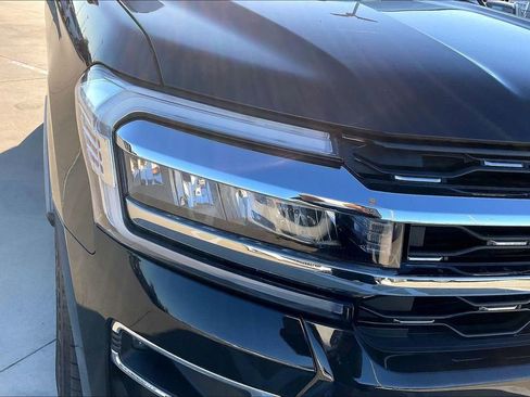 Used 2024 Ford Expedition Limited image 38