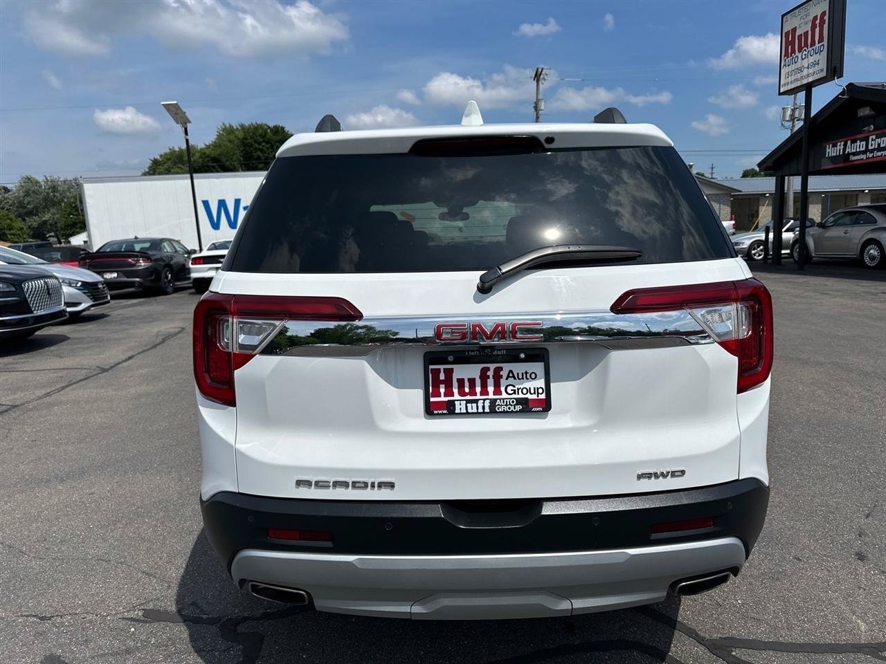 Used 2023 GMC Acadia SLE w/ Driver Convenience Package AWD/4WD image 4