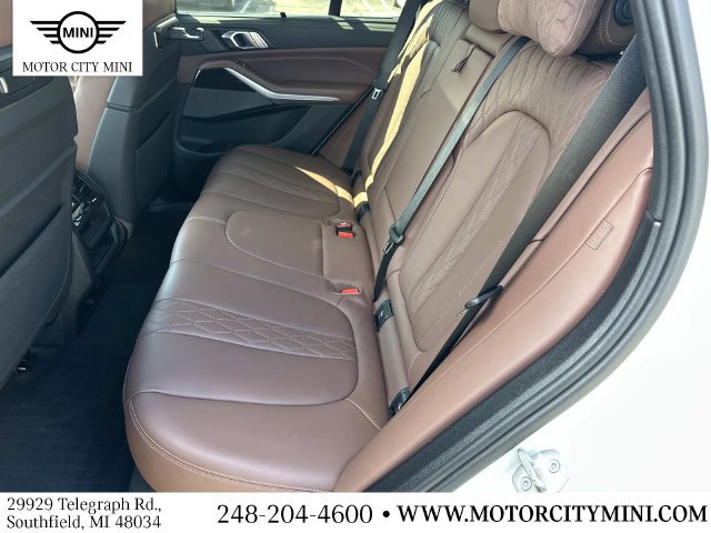 Used 2024 BMW X5 xDrive40i w/ M Sport Package AWD/4WD image 15