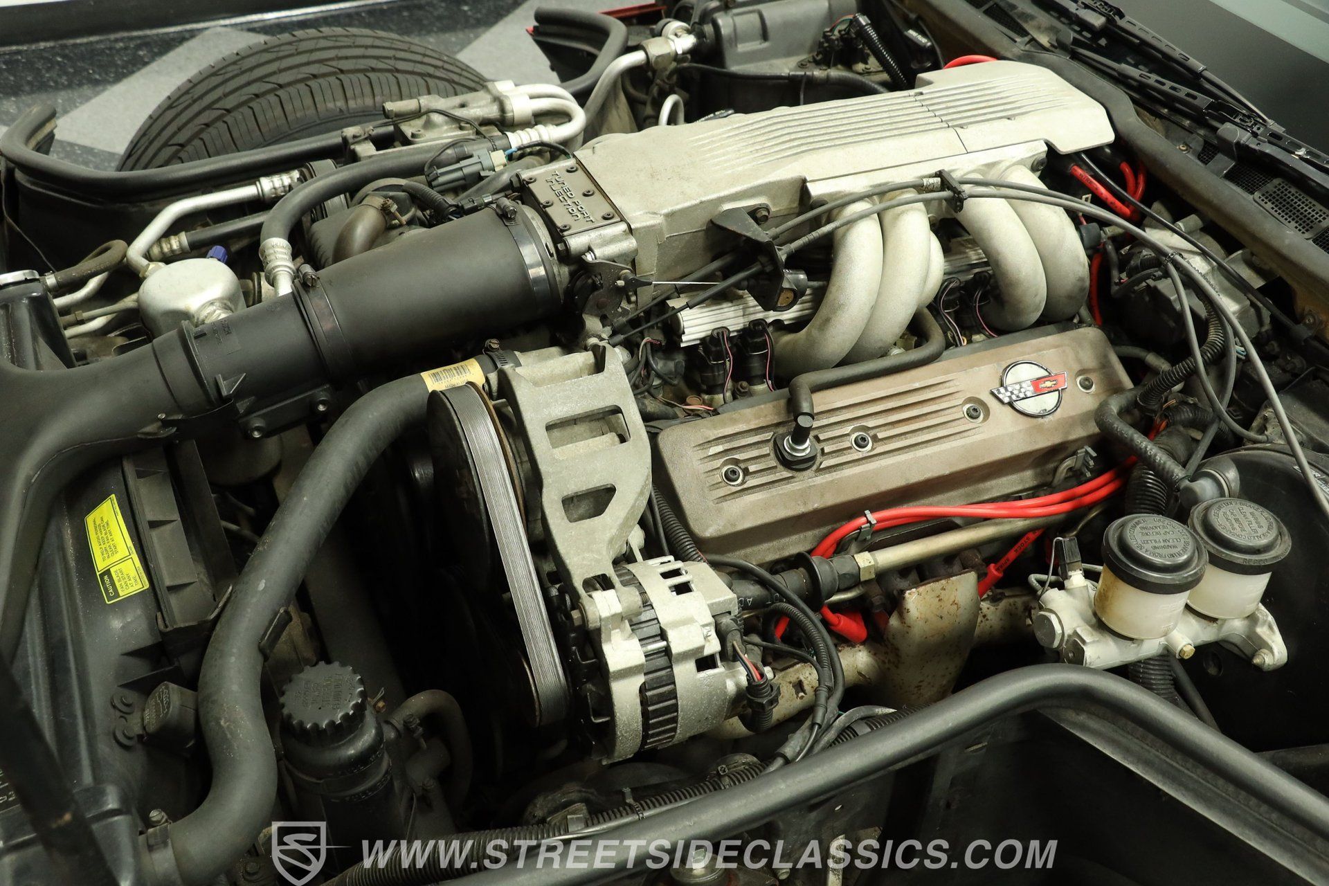 Used 1988 Chevrolet Corvette Convertible RWD image 3