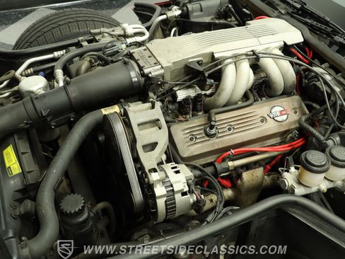 Used 1988 Chevrolet Corvette Convertible RWD image 3