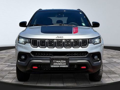 Used 2025 Jeep Compass Trailhawk AWD/4WD image 3