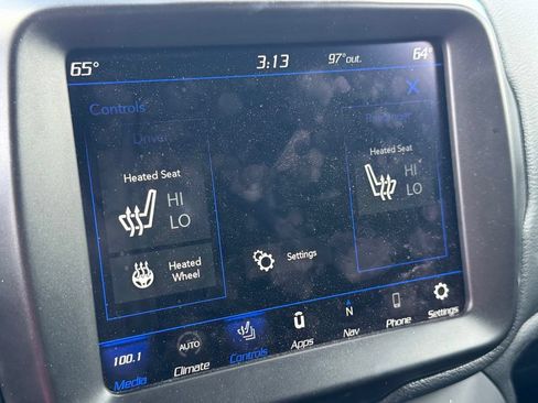 Used 2021 Jeep Renegade Latitude AWD/4WD image 23