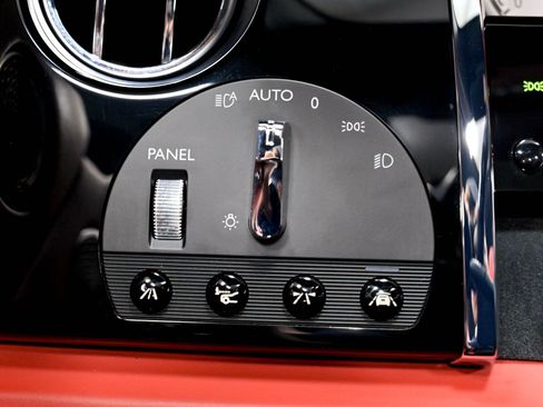 Used 2017 Rolls-Royce Dawn RWD image 75