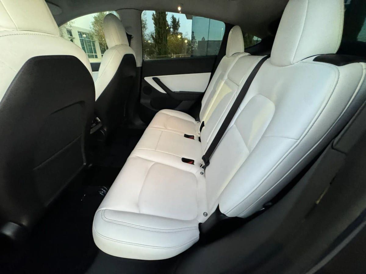 Used 2023 Tesla Model Y Long Range AWD/4WD image 23