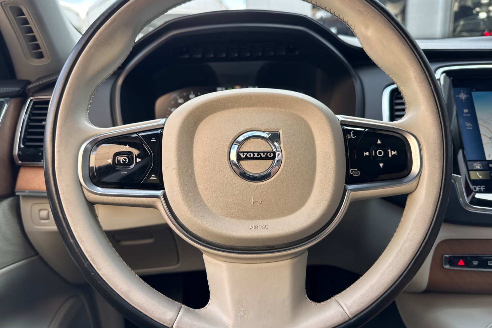 Used 2017 Volvo XC90 T6 Inscription w/ Vision Package AWD/4WD image 10