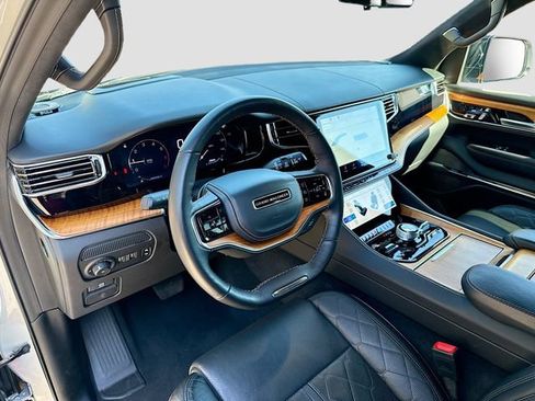 Used 2024 Jeep Grand Wagoneer L Series III image 28