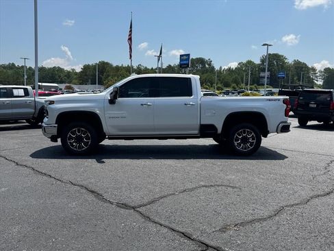 Used 2024 Chevrolet Silverado 3500 LTZ w/ LTZ Convenience Package AWD/4WD image 6