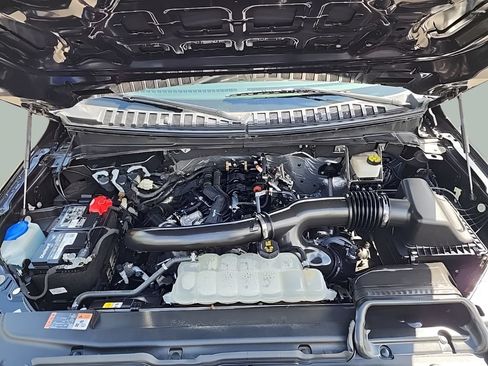 Used 2024 Ford Expedition XLT AWD/4WD image 20