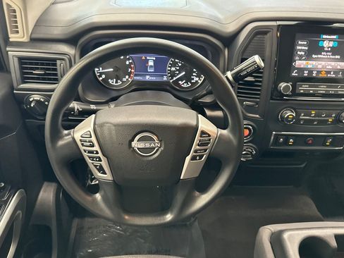 Used 2023 Nissan Titan SV AWD/4WD image 15
