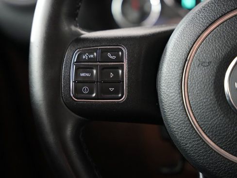 Used 2017 Jeep Wrangler Unlimited Sahara w/ Connectivity Group AWD/4WD image 12