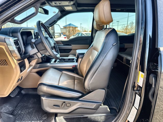 Used 2025 Ford F350 Lariat w/ Lariat Ultimate Package AWD/4WD image 11
