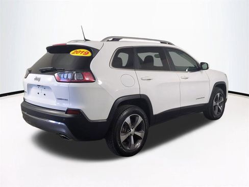 Used 2019 Jeep Cherokee Limited image 5