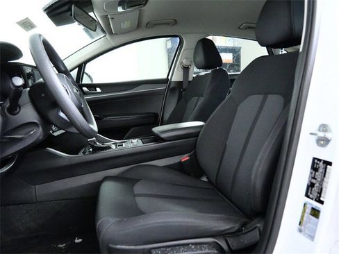 Used 2022 Kia K5 LXS image 17
