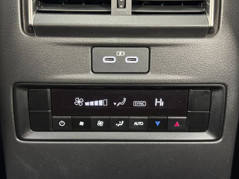 Used 2024 MAZDA CX-90 3.3 Turbo w/ Preferred Package image 32