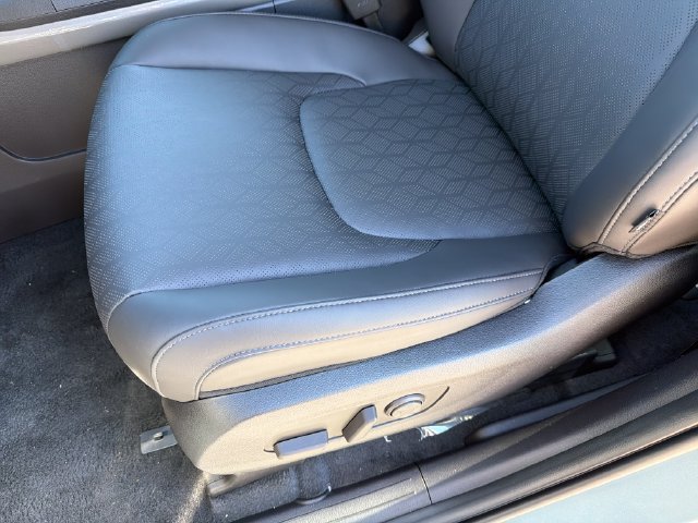 New 2027 Kia Carnival EX FWD image 18