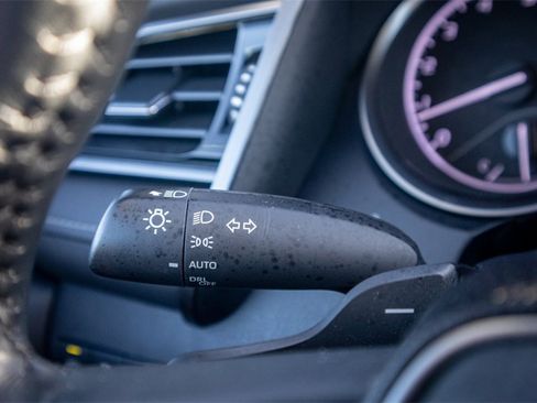 Used 2023 Toyota Camry SE image 15