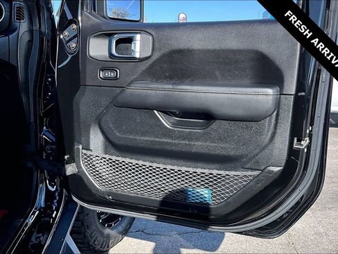 Used 2020 Jeep Gladiator Overland w/ LED Lighting Group image 27