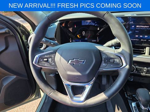 Used 2025 Chevrolet Trax ACTIV w/ Sunroof Package FWD image 12