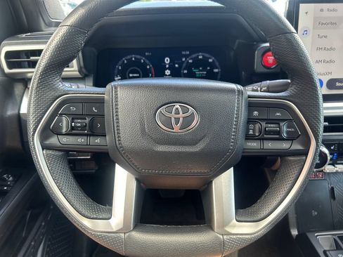 Certified 2025 Toyota Tacoma TRD Off-Road w/ TRD Off Road Premium Package AWD/4WD image 17