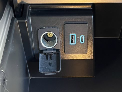 Used 2023 Ford Explorer XLT w/ Equipment Group 202A image 35