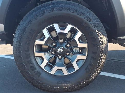 Certified 2023 Toyota Tacoma TRD Off-Road w/ Technology Package image 9