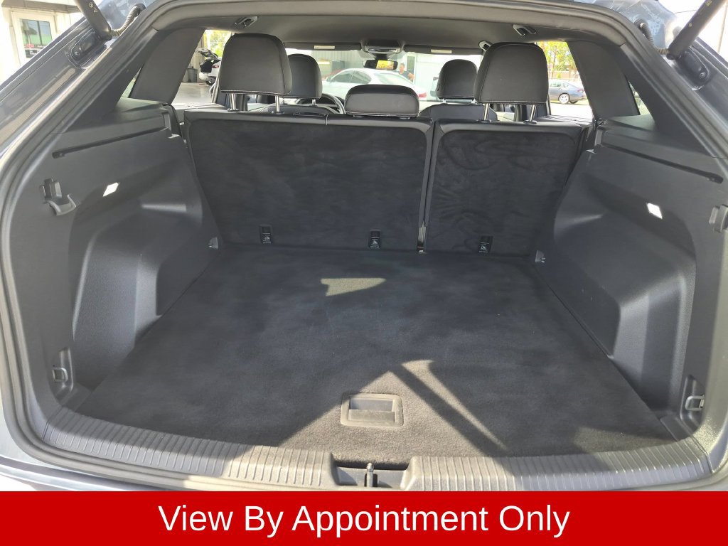 Used 2025 Volkswagen Atlas Cross Sport SE FWD image 28