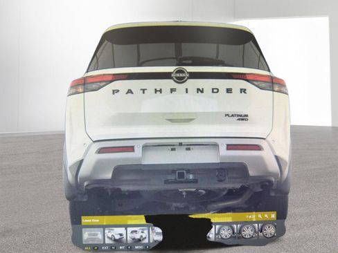 Used 2025 Nissan Pathfinder Platinum w/ Black Appearance Package AWD/4WD image 7