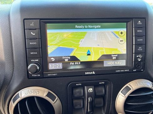 Used 2017 Jeep Wrangler Unlimited Sahara AWD/4WD image 12