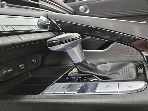 Used 2024 Hyundai Elantra SEL w/ Convenience Package image 26