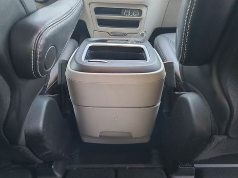 Used 2024 Chrysler Pacifica Touring-L FWD image 25