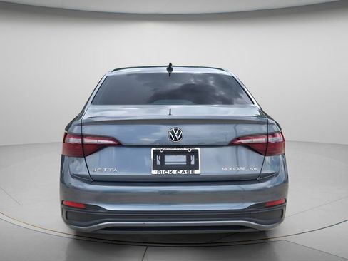 Certified 2023 Volkswagen Jetta SE FWD image 6