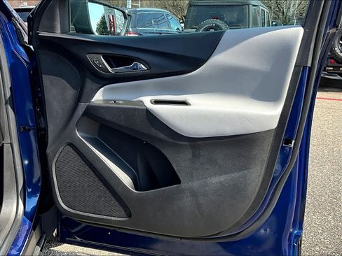 Used 2023 Chevrolet Equinox LS image 12