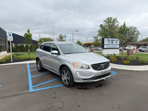 Used 2014 Volvo XC60 T6 AWD/4WD image 3