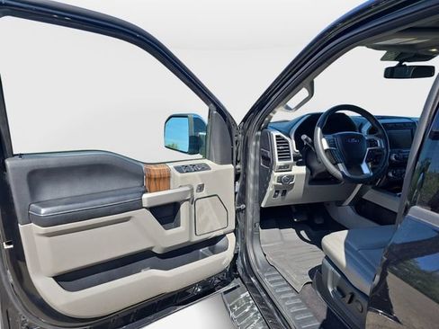 Used 2020 Ford F150 Lariat w/ Equipment Group 502A Luxury AWD/4WD image 14