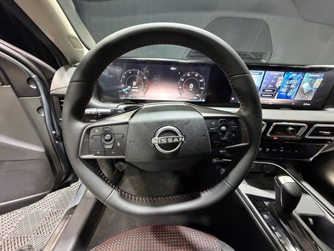 New 2026 Nissan Sentra SR w/ Floor Mat Package FWD image 9