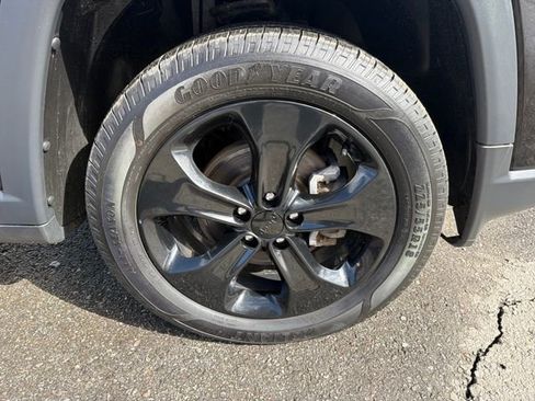 Used 2018 Jeep Compass Latitude w/ Popular Equipment Group image 28