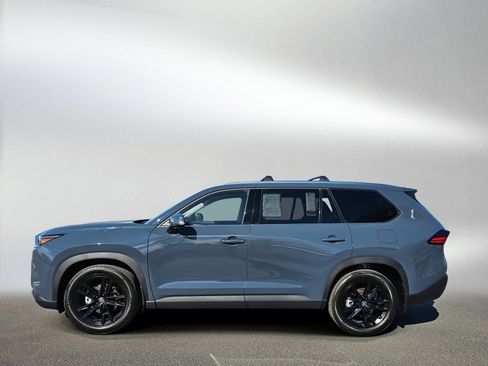 Used 2026 Toyota Grand Highlander Limited AWD/4WD image 2