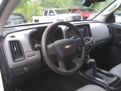 Used 2018 Chevrolet Colorado W/T RWD image 12