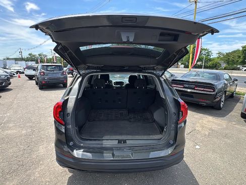 Used 2020 GMC Terrain SLE FWD image 17